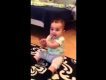 7 Mėnesių Kūdikis Šoka pagal Gangam Style muziką