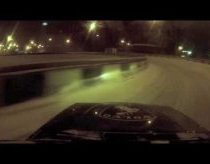 Volvo Driftas žiemą snieguotais keliais
