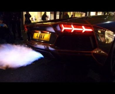 Lamborghini aventador užsidega nuo duslintuvo